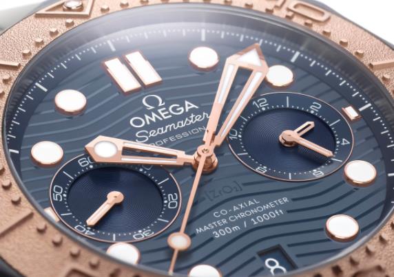 欧米茄推出Seamaster Diver 300M 钛金、Sedna 金和钽计时腕表（图2）